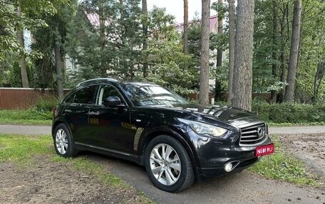 Infiniti QX70, 2014 год, 2 500 000 рублей, 1 фотография