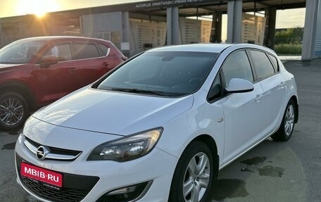 Opel Astra J, 2013 год, 990 000 рублей, 1 фотография