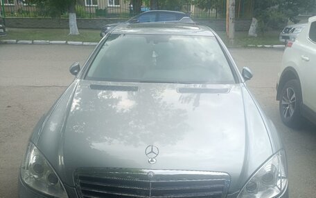 Mercedes-Benz S-Класс, 2006 год, 1 300 000 рублей, 1 фотография