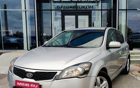 KIA cee'd I рестайлинг, 2011 год, 850 000 рублей, 1 фотография