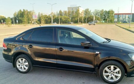 Volkswagen Polo VI (EU Market), 2013 год, 1 050 000 рублей, 1 фотография