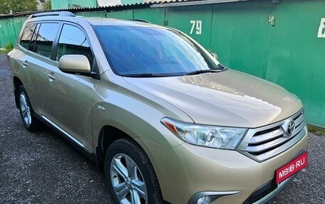 Toyota Highlander III, 2012 год, 2 990 000 рублей, 1 фотография