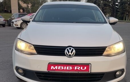 Volkswagen Jetta VI, 2013 год, 1 119 000 рублей, 1 фотография