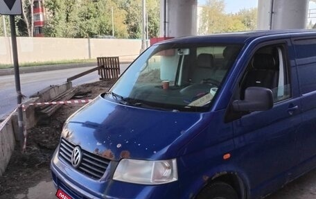 Volkswagen Transporter T5 рестайлинг, 2005 год, 700 000 рублей, 1 фотография