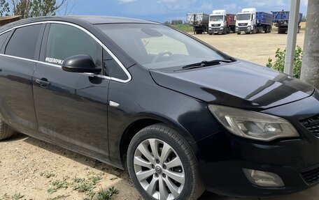 Opel Astra J, 2011 год, 750 000 рублей, 1 фотография