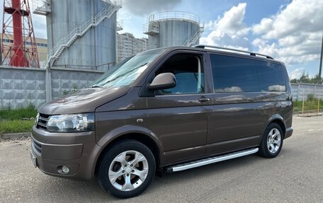 Volkswagen Caravelle T5, 2014 год, 1 650 000 рублей, 1 фотография