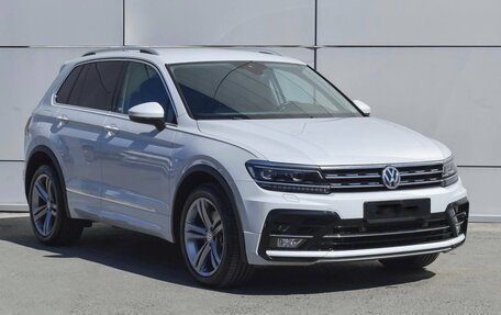 Volkswagen Tiguan II, 2020 год, 3 800 000 рублей, 1 фотография