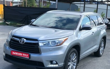 Toyota Highlander III, 2014 год, 3 170 000 рублей, 1 фотография