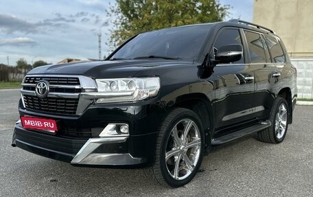 Toyota Land Cruiser 200, 2018 год, 8 550 000 рублей, 1 фотография