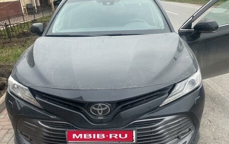 Toyota Camry, 2020 год, 3 450 000 рублей, 1 фотография