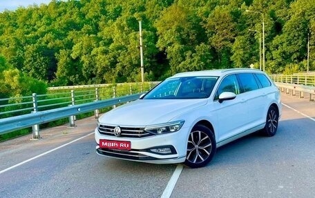 Volkswagen Passat B8 рестайлинг, 2019 год, 3 100 000 рублей, 1 фотография