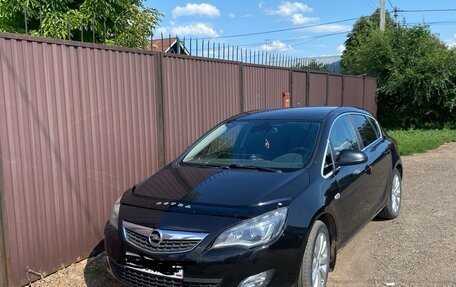 Opel Astra J, 2012 год, 740 000 рублей, 1 фотография