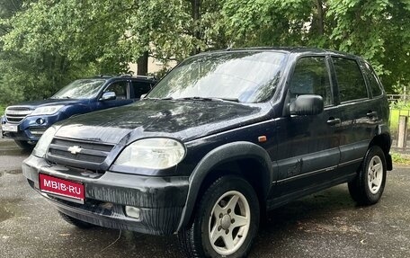 Chevrolet Niva I рестайлинг, 2004 год, 320 000 рублей, 1 фотография