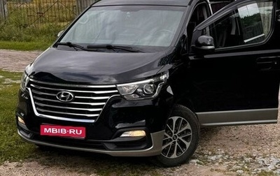 Hyundai Grand Starex Grand Starex I рестайлинг 2, 2018 год, 3 550 000 рублей, 1 фотография