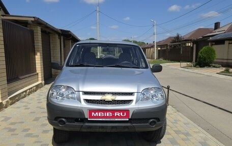 Chevrolet Niva I рестайлинг, 2011 год, 715 000 рублей, 1 фотография