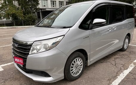 Toyota Noah III, 2014 год, 2 199 000 рублей, 1 фотография