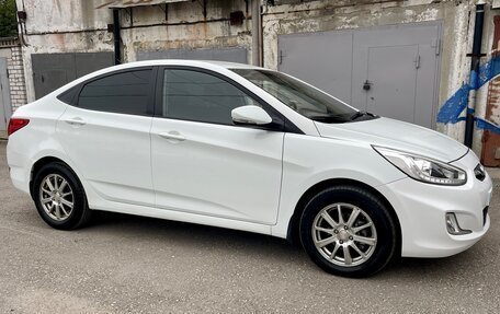 Hyundai Solaris II рестайлинг, 2013 год, 850 000 рублей, 4 фотография