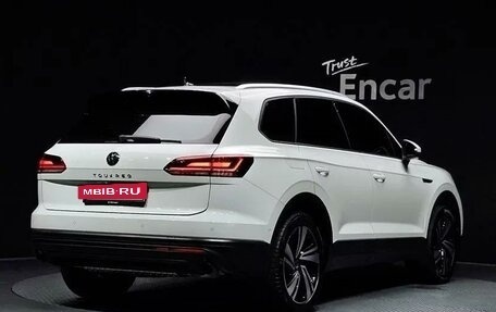 Volkswagen Touareg III, 2020 год, 6 250 000 рублей, 2 фотография