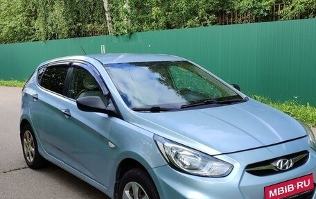 Hyundai Solaris II рестайлинг, 2012 год, 560 000 рублей, 1 фотография