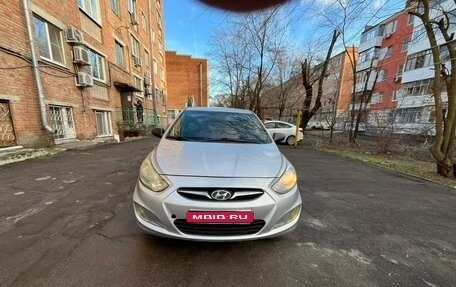 Hyundai Solaris II рестайлинг, 2011 год, 650 000 рублей, 1 фотография