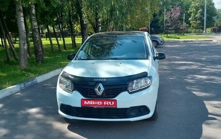 Renault Logan II, 2015 год, 585 000 рублей, 1 фотография