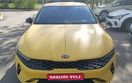 KIA K5, 2021 год, 2 420 000 рублей, 1 фотография