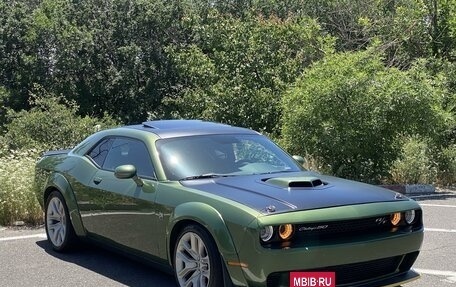 Dodge Challenger III рестайлинг 2, 2020 год, 6 290 000 рублей, 2 фотография