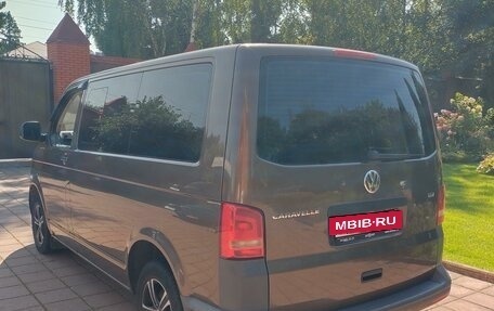 Volkswagen Caravelle T5, 2013 год, 2 300 000 рублей, 2 фотография