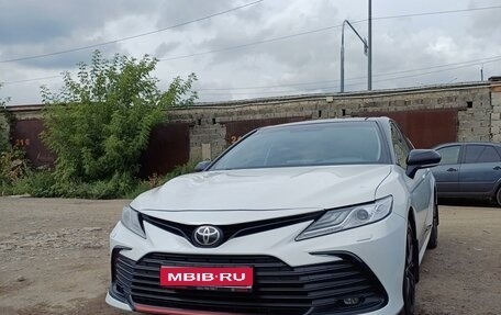 Toyota Camry, 2021 год, 3 500 000 рублей, 1 фотография