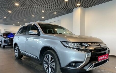 Mitsubishi Outlander III рестайлинг 3, 2020 год, 2 775 000 рублей, 1 фотография