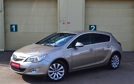 Opel Astra J, 2011 год, 890 000 рублей, 1 фотография