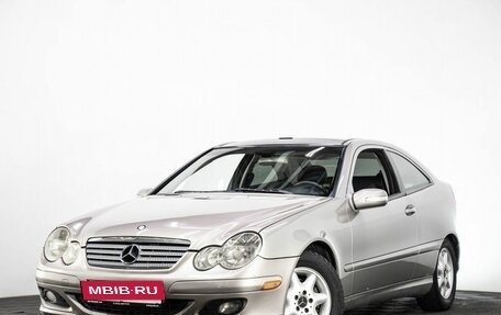 Mercedes-Benz C-Класс, 2004 год, 595 000 рублей, 1 фотография