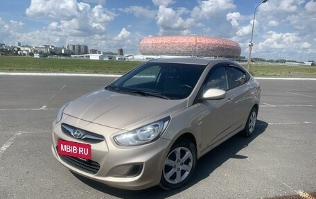 Hyundai Solaris II рестайлинг, 2013 год, 650 000 рублей, 2 фотография