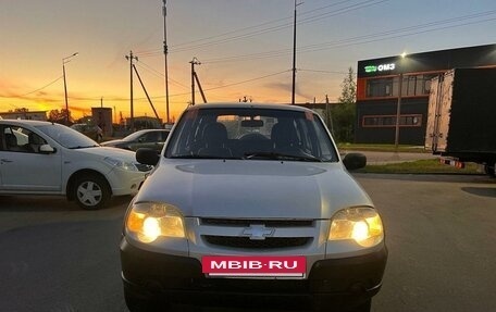 Chevrolet Niva I рестайлинг, 2009 год, 349 000 рублей, 2 фотография