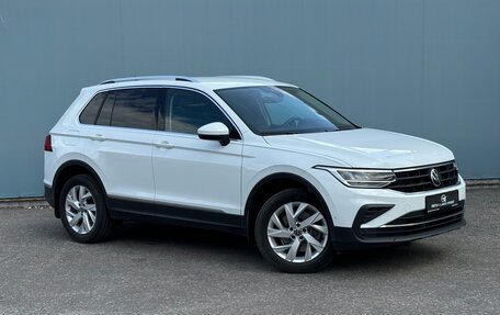 Volkswagen Tiguan II, 2021 год, 3 490 000 рублей, 2 фотография