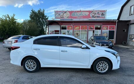 KIA Rio IV, 2021 год, 1 795 000 рублей, 2 фотография