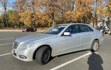 Mercedes-Benz E-Класс, 2009 год, 1 300 000 рублей, 2 фотография