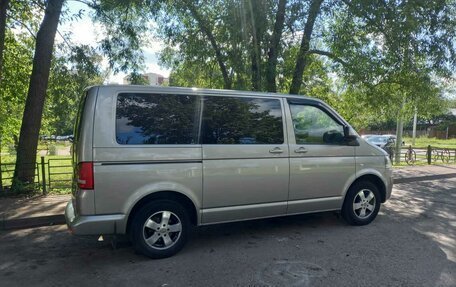 Volkswagen Caravelle T5, 2012 год, 1 800 000 рублей, 2 фотография