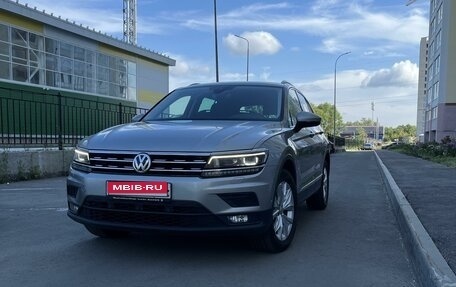 Volkswagen Tiguan II, 2020 год, 2 850 000 рублей, 3 фотография