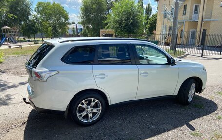 Mitsubishi Outlander III рестайлинг 3, 2013 год, 1 860 000 рублей, 5 фотография