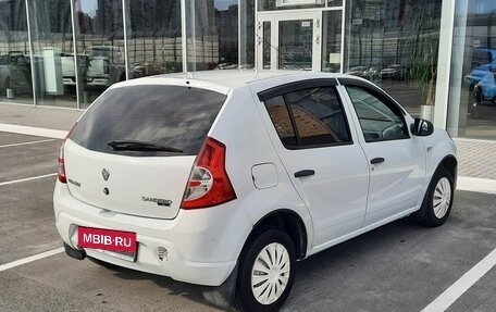 Renault Sandero I, 2013 год, 695 000 рублей, 2 фотография