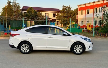 Hyundai Solaris II рестайлинг, 2021 год, 1 790 000 рублей, 4 фотография