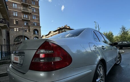 Mercedes-Benz E-Класс, 2005 год, 650 000 рублей, 6 фотография