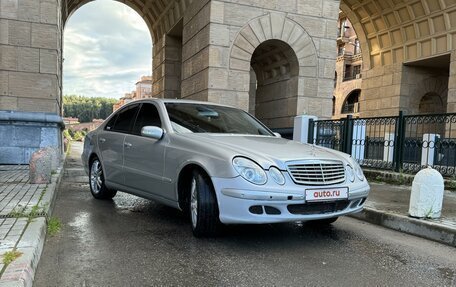 Mercedes-Benz E-Класс, 2005 год, 650 000 рублей, 3 фотография