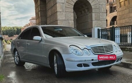 Mercedes-Benz E-Класс, 2005 год, 650 000 рублей, 2 фотография