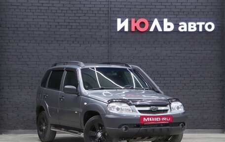 Chevrolet Niva I рестайлинг, 2017 год, 895 000 рублей, 3 фотография