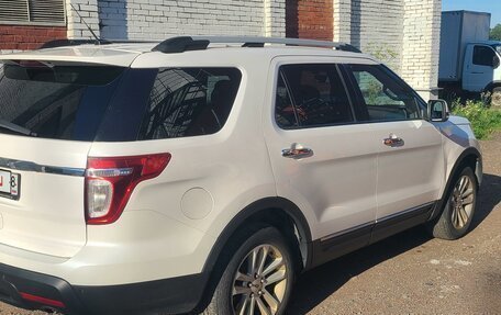 Ford Explorer VI, 2011 год, 1 550 000 рублей, 3 фотография