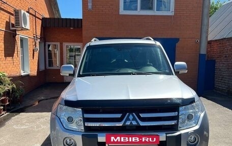 Mitsubishi Pajero IV, 2011 год, 2 550 000 рублей, 2 фотография