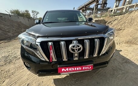 Toyota Land Cruiser Prado 150 рестайлинг 2, 2014 год, 3 299 999 рублей, 2 фотография