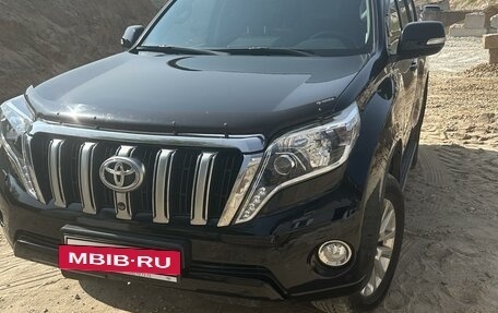 Toyota Land Cruiser Prado 150 рестайлинг 2, 2014 год, 3 299 999 рублей, 3 фотография